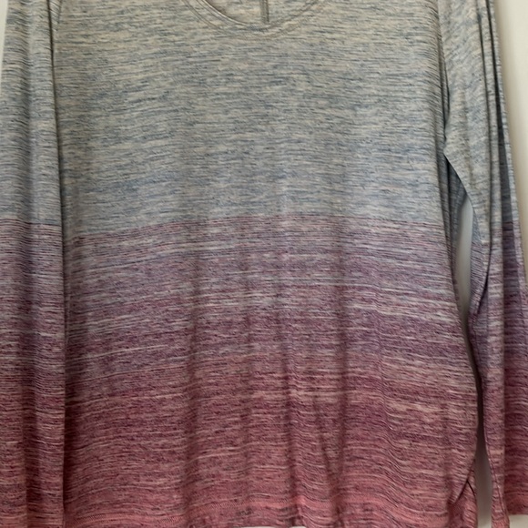 T by Talbots ombré pattern long sleeve top. Size L - Picture 2 of 5